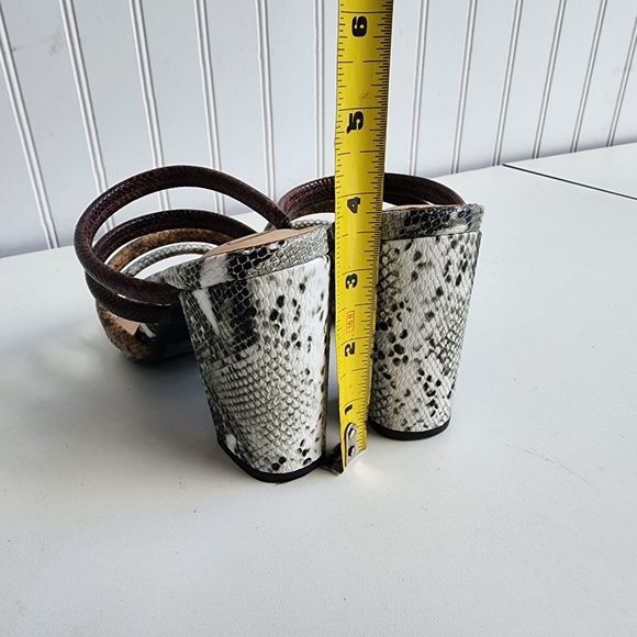 Comfort Est. 1946 Shoes Womens Snake Skin Chunky Heeled Open Toe Sandals Sz 6 - Picture 5 of 9